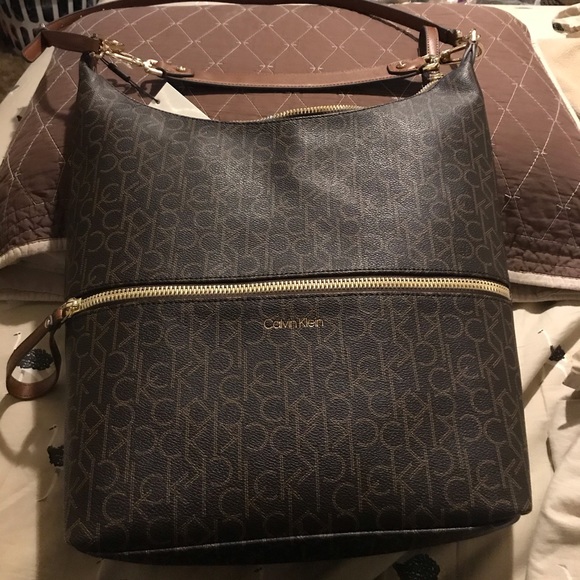 Calvin Klein Hobo with strap - Picture 1 of 5
